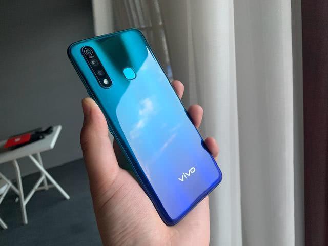 vivo开始清仓,五千毫安+128G跌至冰点价,4G手机还能再战吗?