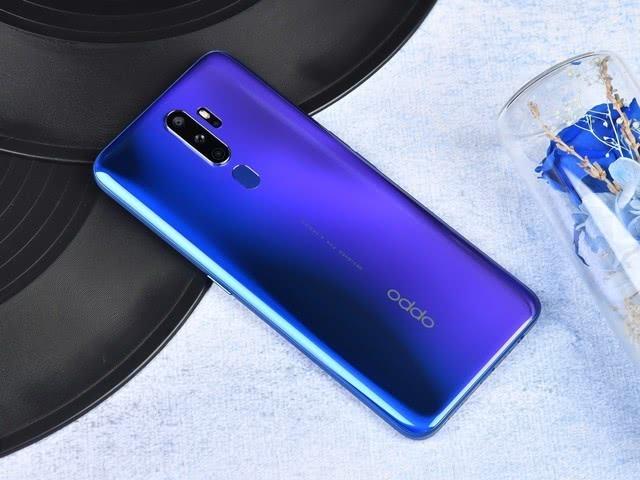 OPPO再次发力!五千毫安+后置四摄跌至999元,成备用机首选?
