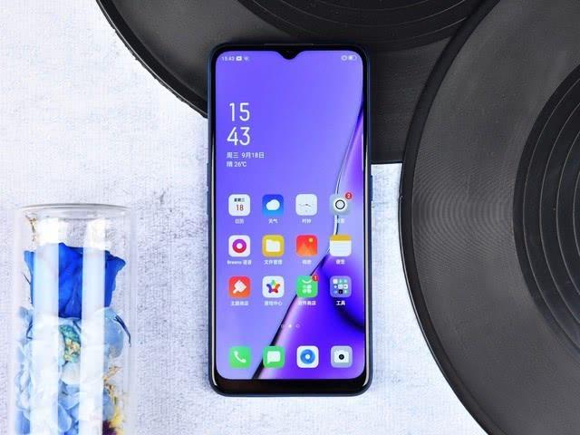OPPO再次发力!五千毫安+后置四摄跌至999元,成备用机首选?