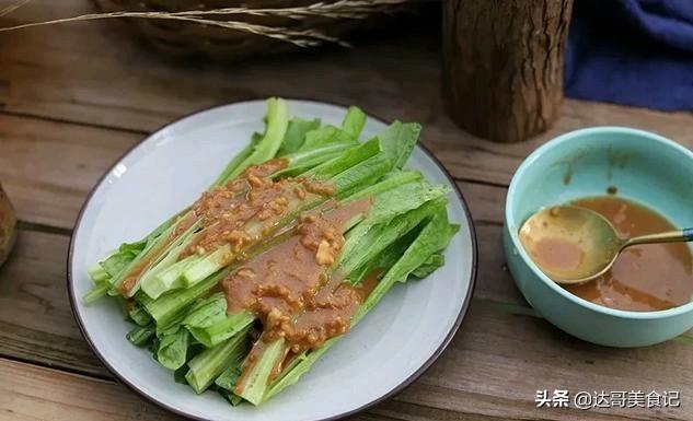 油麦菜,这8种做法,那款不是美味佳肴?大家都小瞧它了!