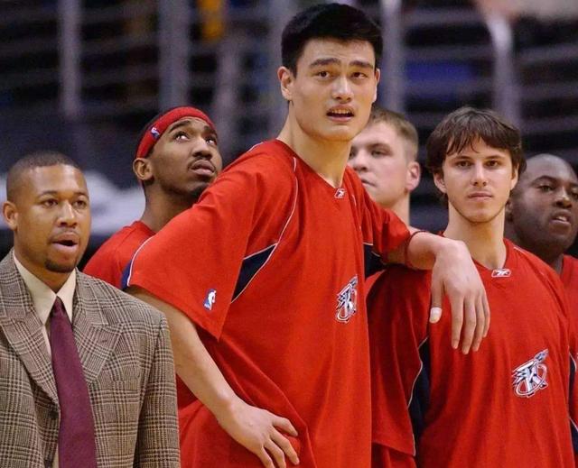 40岁的姚明不差钱,他能领多少NBA退休金吗?比大多数人工资还多