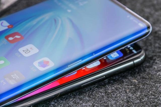 iPhone 11 Pro的刘海屏 VS NEX 3S的瀑布屏,全面屏时代的对决