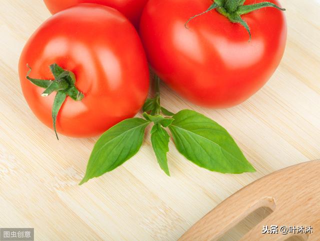 西红柿疙瘩汤——一个番茄也可以吃的很营养，养出水嫩光滑肌肤