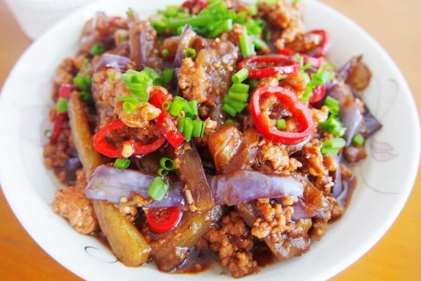 夏天遇见这菜我从不讲价,2斤炒一锅,保护血管,香软下饭塞豆腐