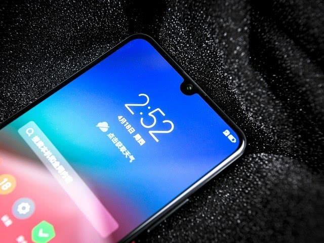 被人遗忘的百元机?骁龙730+屏幕指纹,跌至799元还是卖不出!