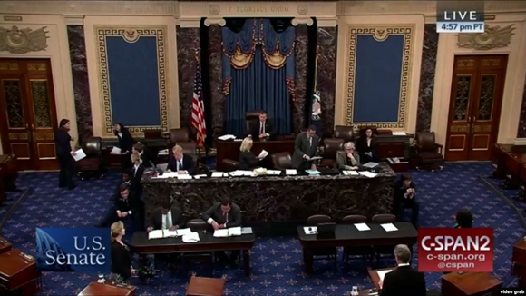 2018年12月11日，《西藏旅行对等法》在美国参议院获得通过（视频截图）