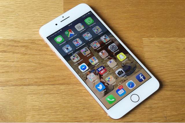 iPhone小屏旗舰来了,买还是不买?