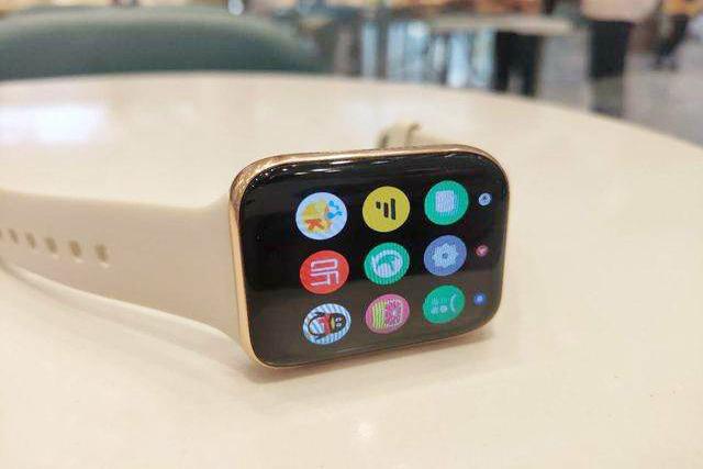 外观形似Apple watch，这款手表赢在性价比上，OPPO用心了