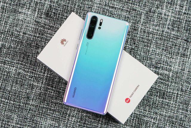 麒麟980+40W快充,华为旗舰降价800元,还是不值得入手了