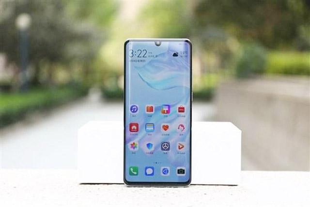 麒麟980+40W快充,华为旗舰降价800元,还是不值得入手了