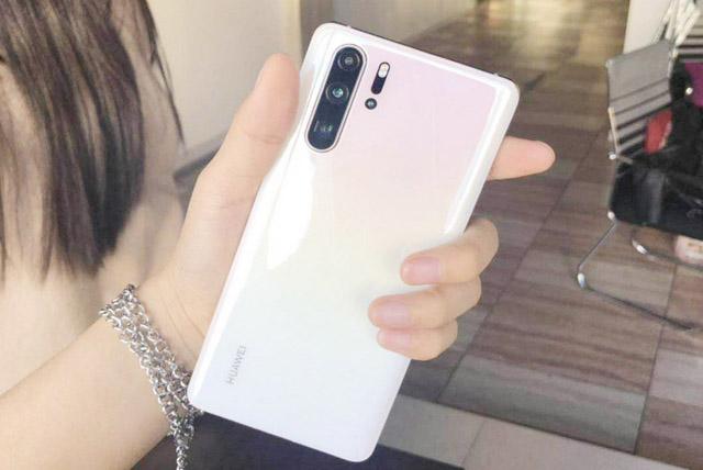 麒麟980+40W快充,华为旗舰降价800元,还是不值得入手了