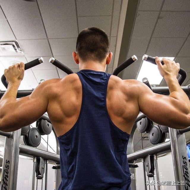 4个增长肌肉最快的动作，帮你有效增肌，快速成为肌肉男