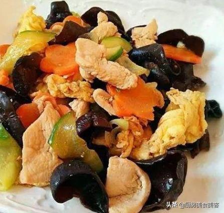 家常快手小炒菜,只需几分钟即可上桌,孩子想挑食都难。胃口大开