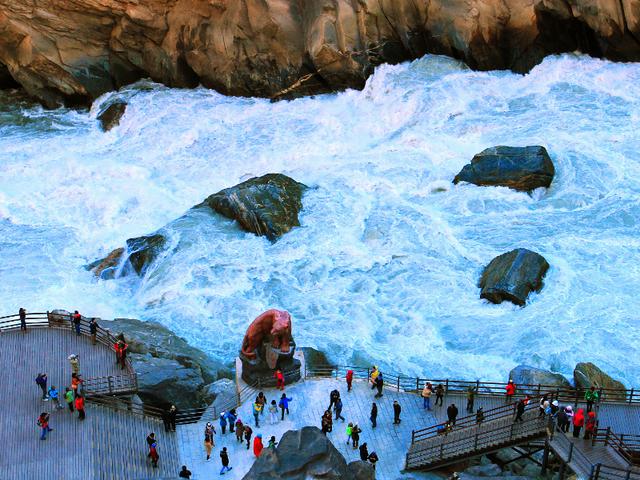 丽江最值得去的4个景点，趁着这个五一走起，没有扎堆的旅行团