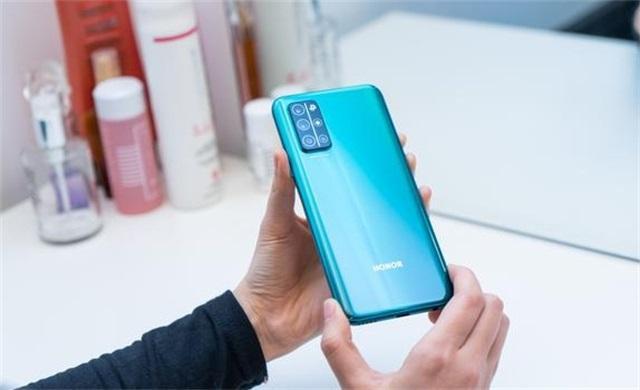 华为最强中端5G,6400万四摄256G侧面指纹40W,力压骁龙765G