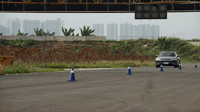 4.28秒破百,中国全新性能轿跑小鹏P7,实测性能抢先曝光