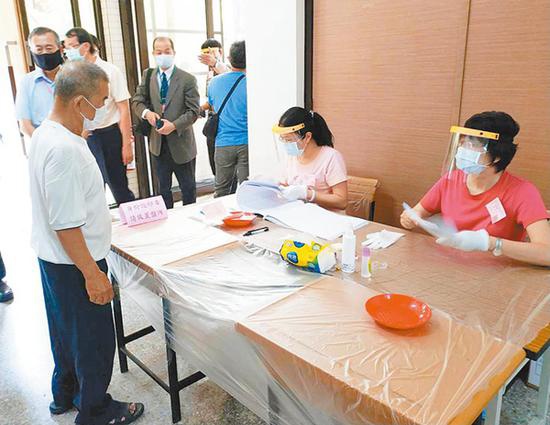 台选务机构在“罢韩”投票中扮演的角色备受质疑(图片来源:台媒)