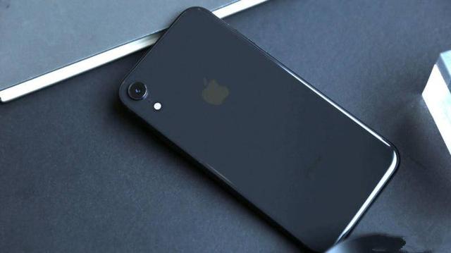 “iPhone 9”发布,这款苹果老机型降价2600,全面屏才是真香机
