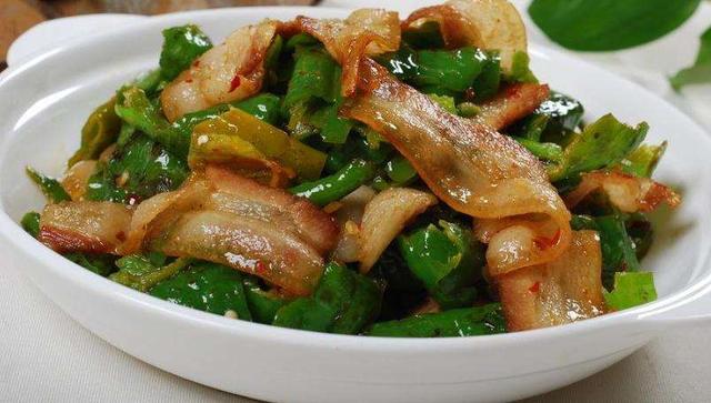 夏季时令蔬菜:冬吃萝卜夏吃姜。在对的时间,吃对的蔬菜