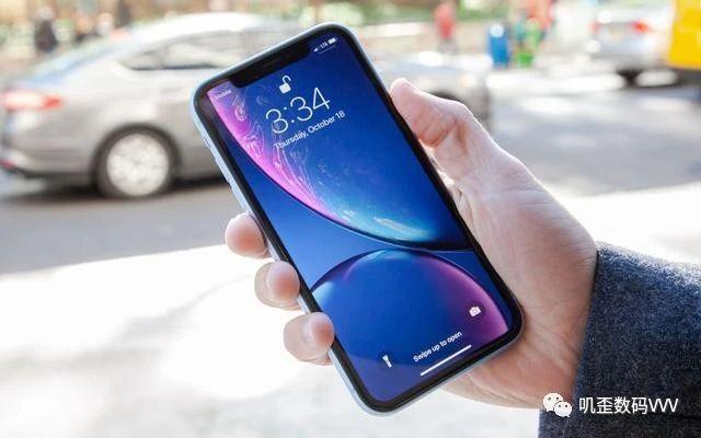 从6499跌至3899,从高端市场跌到中端市场,iOS13+6.1英寸!