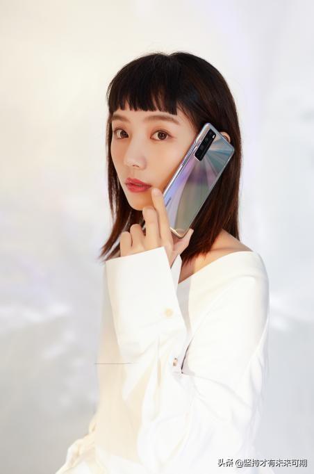 华为 nova7  是年轻人的首选5G手机？