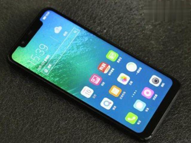 8+128GB手机降至798,5.86英寸小屏幕,性能并不差