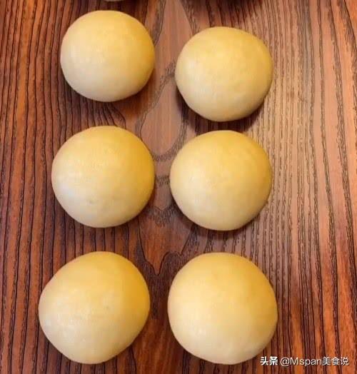 3个鸡蛋1碗面粉,不用烤箱也能做面包,比买的还暄软,孩子最爱吃