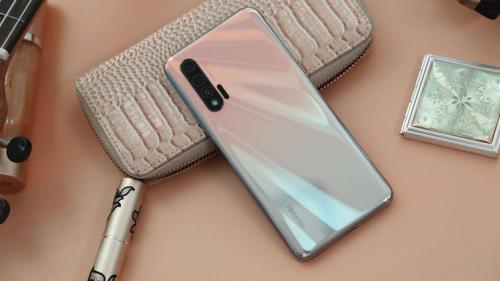 比iPhone SE更香,麒麟990+8GB+30倍变焦,仅需1949