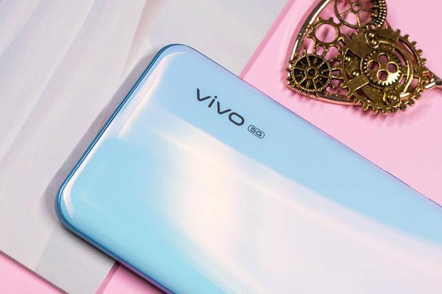 最值得购买5G性价比手机,5000mAh+44W快充,2098元便可入手!