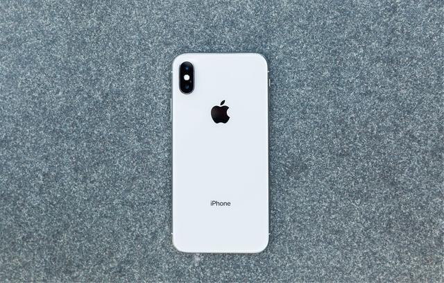目前最保值的苹果手机,一代“经典之作”,网友:还能再战三年