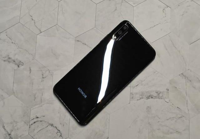 麒麟810+4800万+128G储存跌至1398元,这才是真香千元机