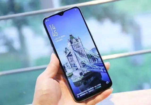 OPPO的“套路”，OPPOR17暴降到1498，这手机谁买？