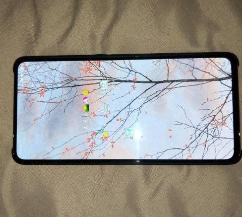 128GB+多功能NFC,AMOLED极界全面屏,后置三摄
