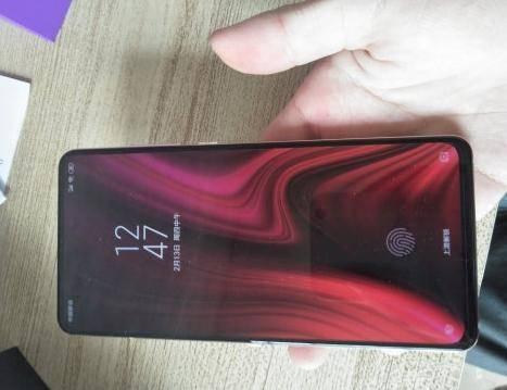 128GB+多功能NFC,AMOLED极界全面屏,后置三摄
