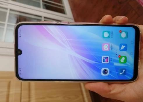 256GB高内存,跌至1699元,前置3200万+后置三摄