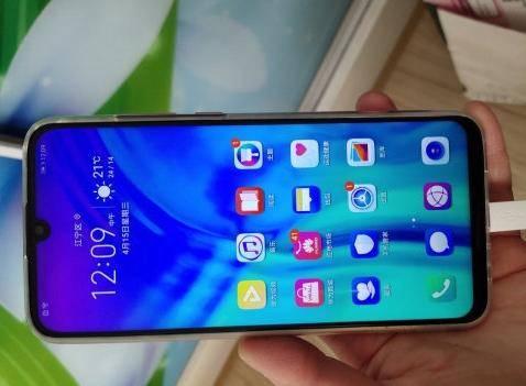 256GB高内存,跌至1699元,前置3200万+后置三摄