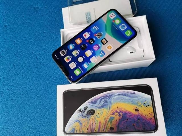 从9599跌至5599,苹果A12+iPhone大屏,库克妥协了
