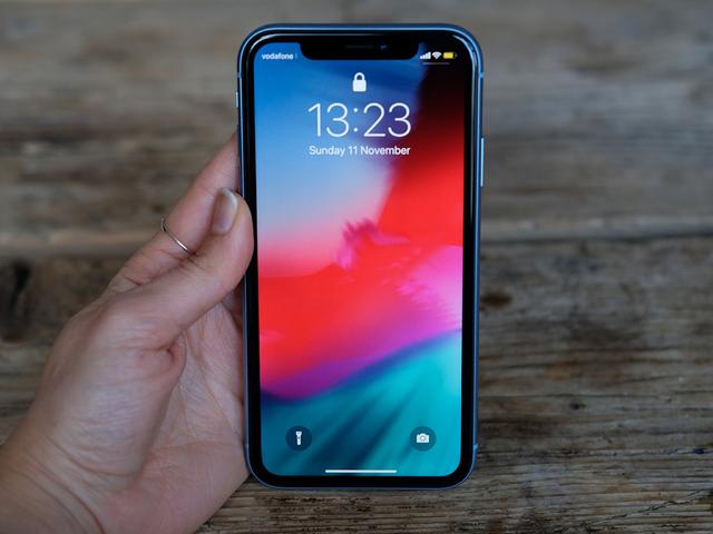 苹果iPhone11再降新低,但目前4000档这三款手机,让其自愧不如