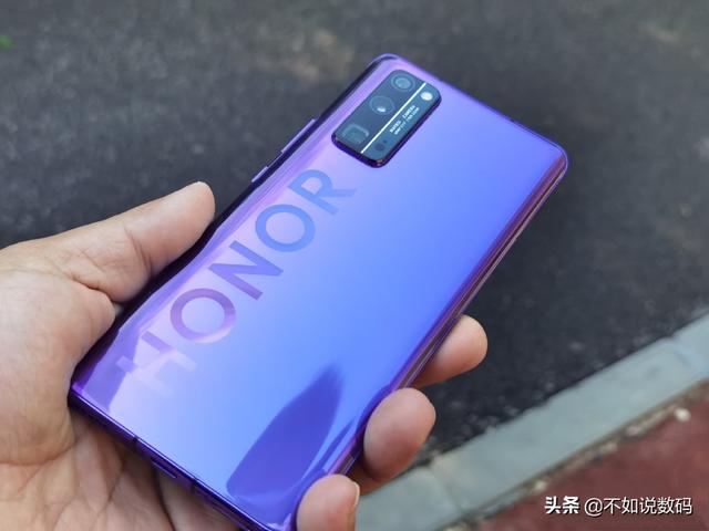 都是麒麟985,华为Nova7和荣耀30谁更好?网友:仔细看差距很大!