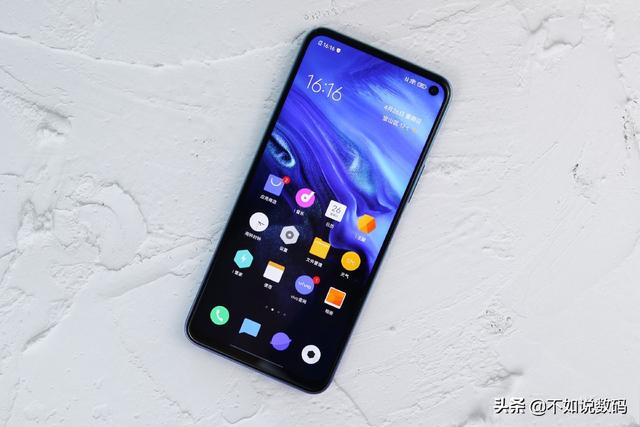即将发售的iQOO Neo3值得购买吗?网友:不吹不黑,同价位对比!