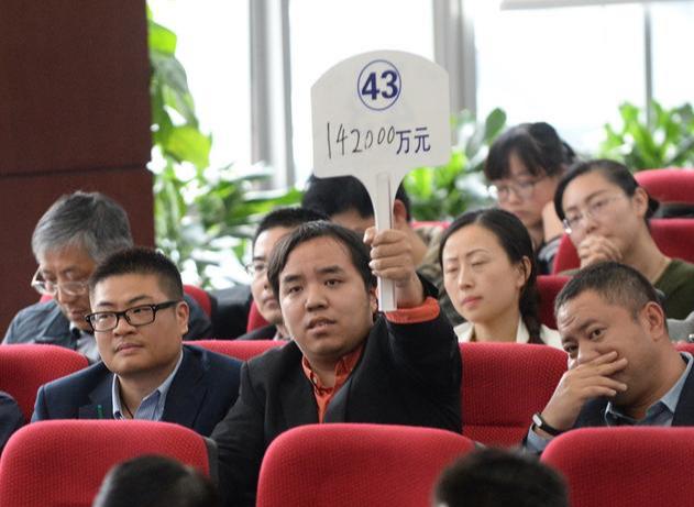 楼市梦回5年前,房价还涨得动吗?央媒发声回应,经济学家4字说透