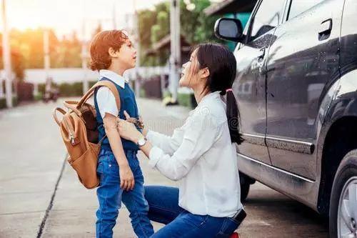 学校教育有哪些优点和缺点呢?满满干货,父母必看