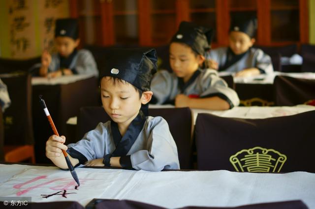 当下教育最缺什么?学校教育不能只剩下功利教育