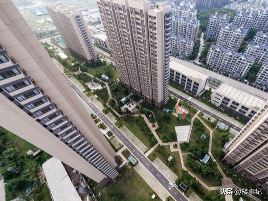 楼市陷入“降价也卖不掉”,房子多的麻烦来了?经济学家透露答案
