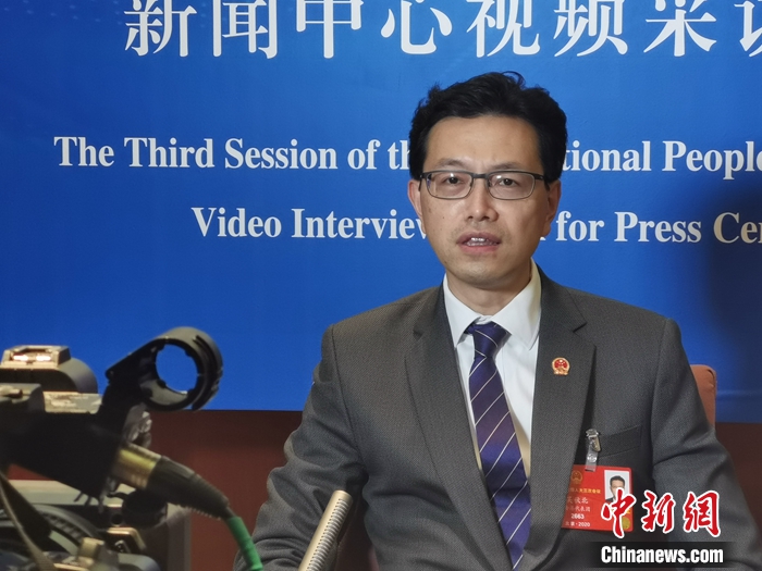 港区全国人大代表、香港工会联合会会长吴秋北接受采访 受访者供图