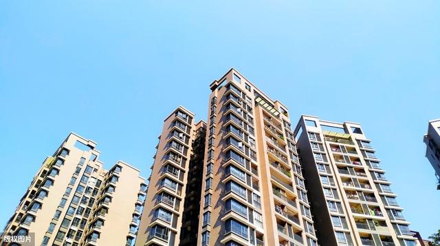 楼市回暖,专家说房价不能再降了,刚需该怎么办?