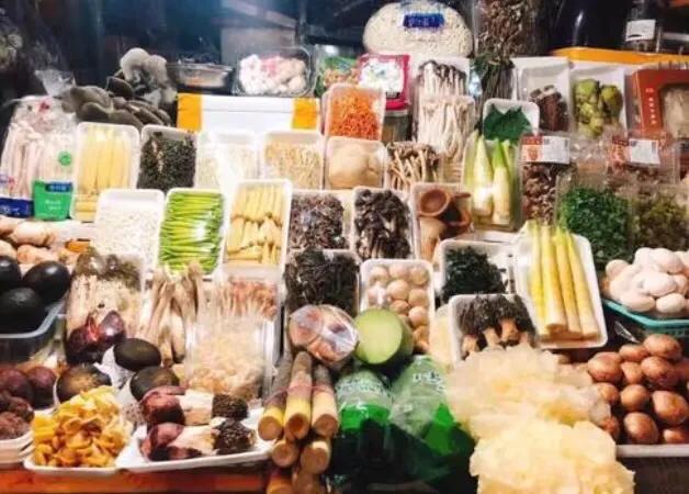 为什么泰国很多家庭不做饭?甚至连厨房都没有,逛完菜市场明白了