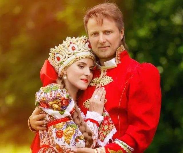 为何俄罗斯女孩满14就能结婚,要这么着急吗?过来人说出实情