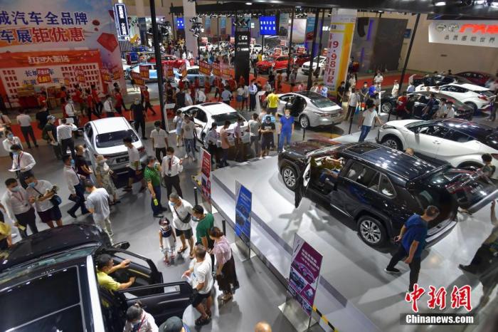 5月21日，第17届海南国际汽车展览会在海南国际会展中心开幕。 中新社记者 骆云飞摄