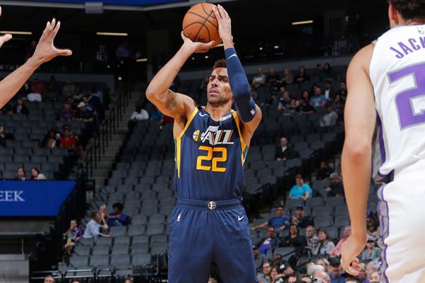 NBA反种族歧视一览:乔丹萧华发声,JR狂揍砸车暴徒